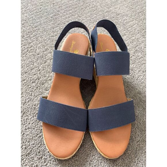 Tommy Bahama Sandals - Picture 1 of 4